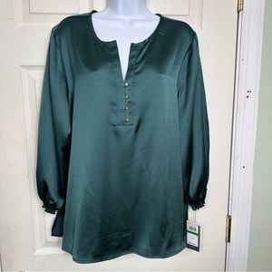 NWT Democracy Shiny Shiny Satin In Like green, Blouse Sz Large, Half Button-Down